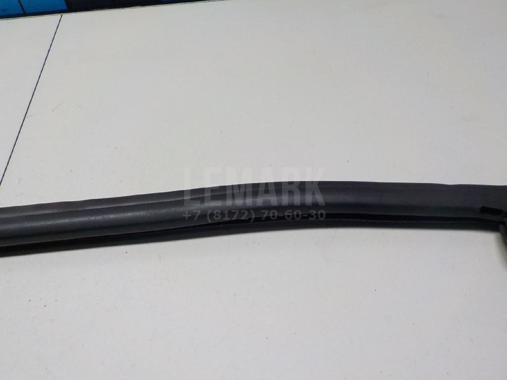 Уплотнитель стекла двери для  BMW X3 E83 2004-2010