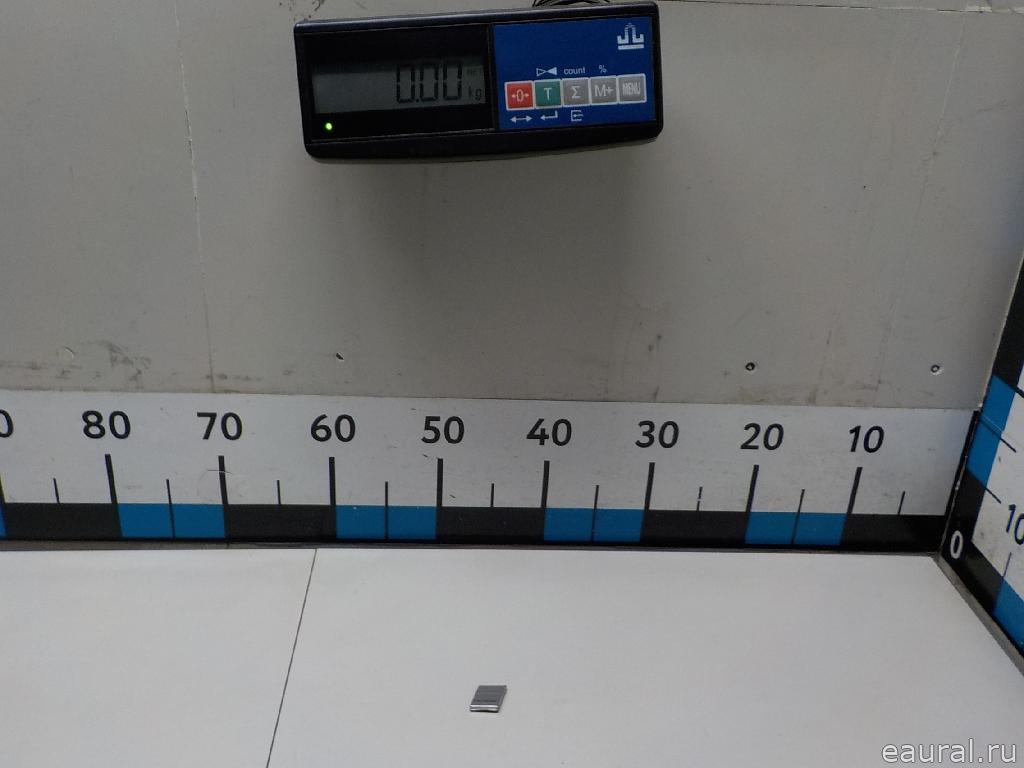 Эмблема на крышку багажника