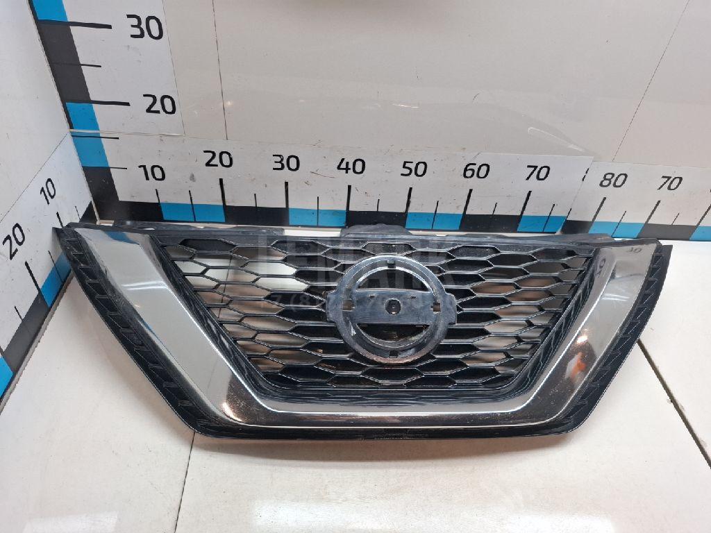 Решетка радиатора 62310HV32A Nissan
