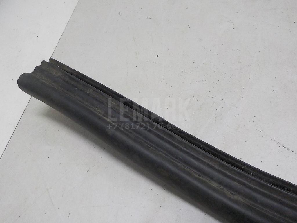 Уплотнитель капота для  BMW 7-serie G11/G12 2015-2022