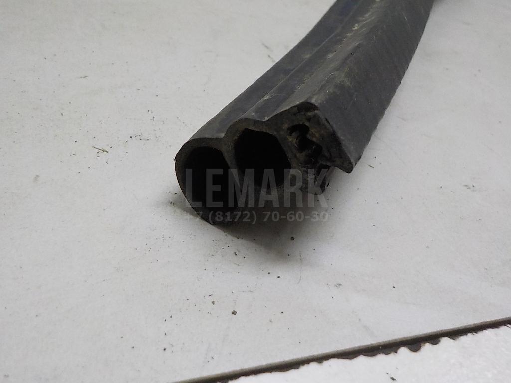 Уплотнитель капота для  BMW 7-serie G11/G12 2015-2022
