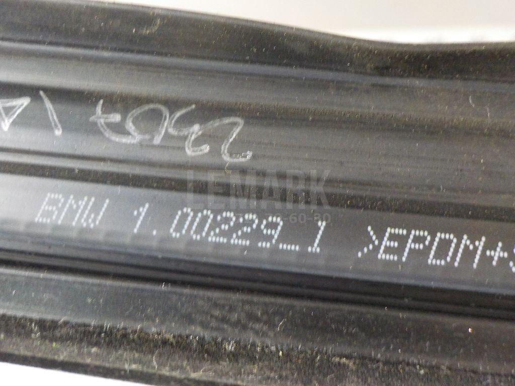 Уплотнитель стекла двери для  Audi A6 [C6,4F] 2004-2011