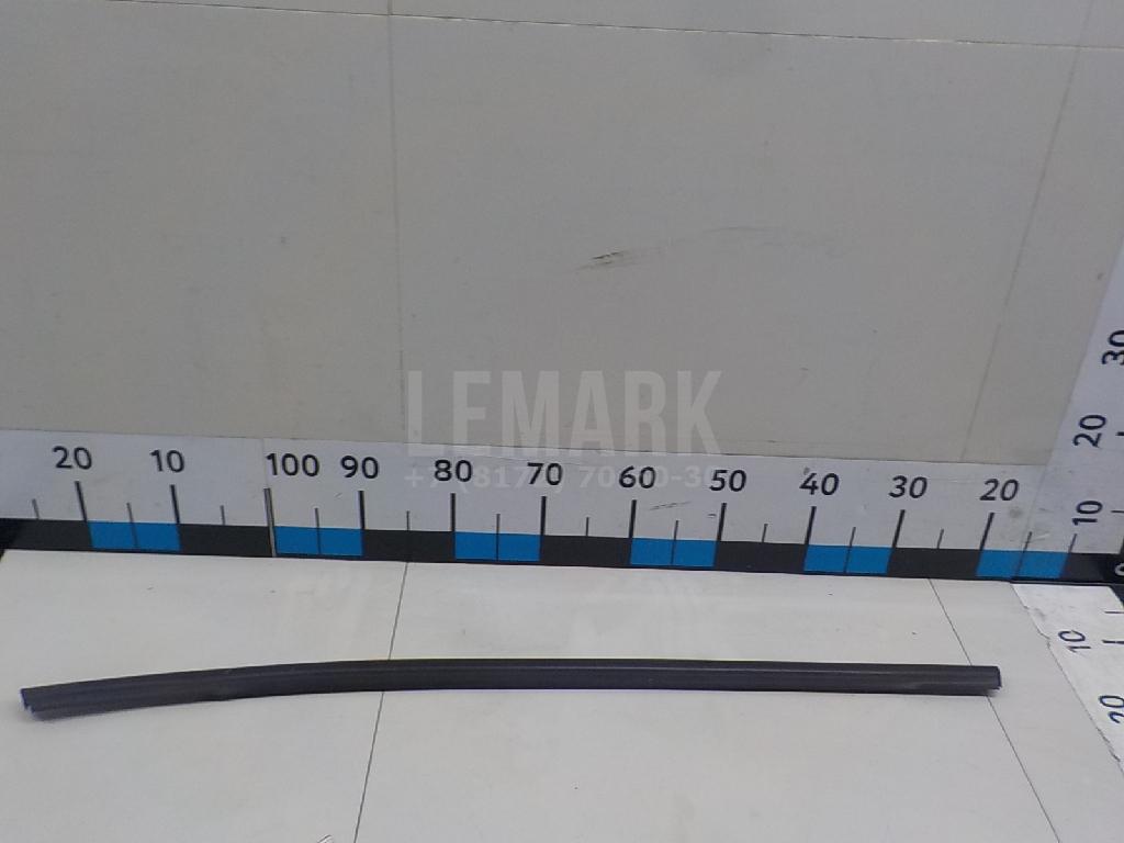 Накладка стекла заднего левого 832102S000 Hyundai-Kia