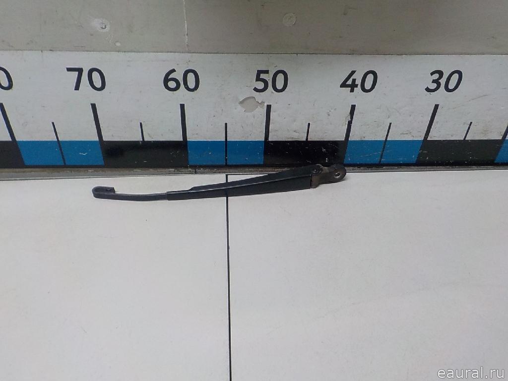 Поводок стеклоочистителя заднего