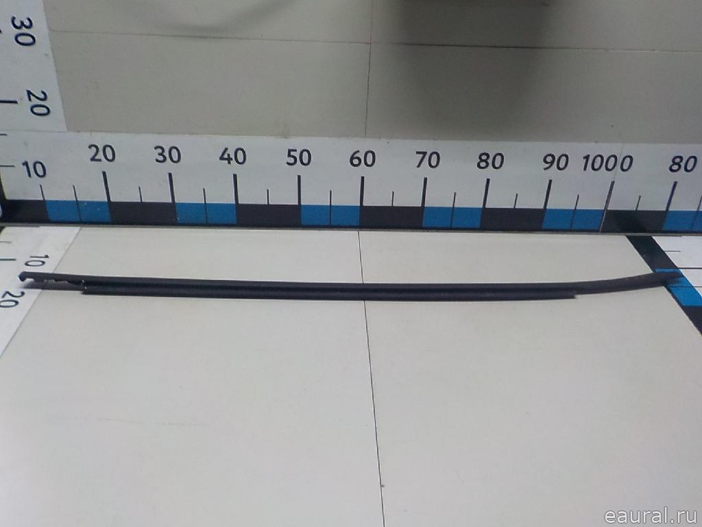 Накладка стекла заднего левого