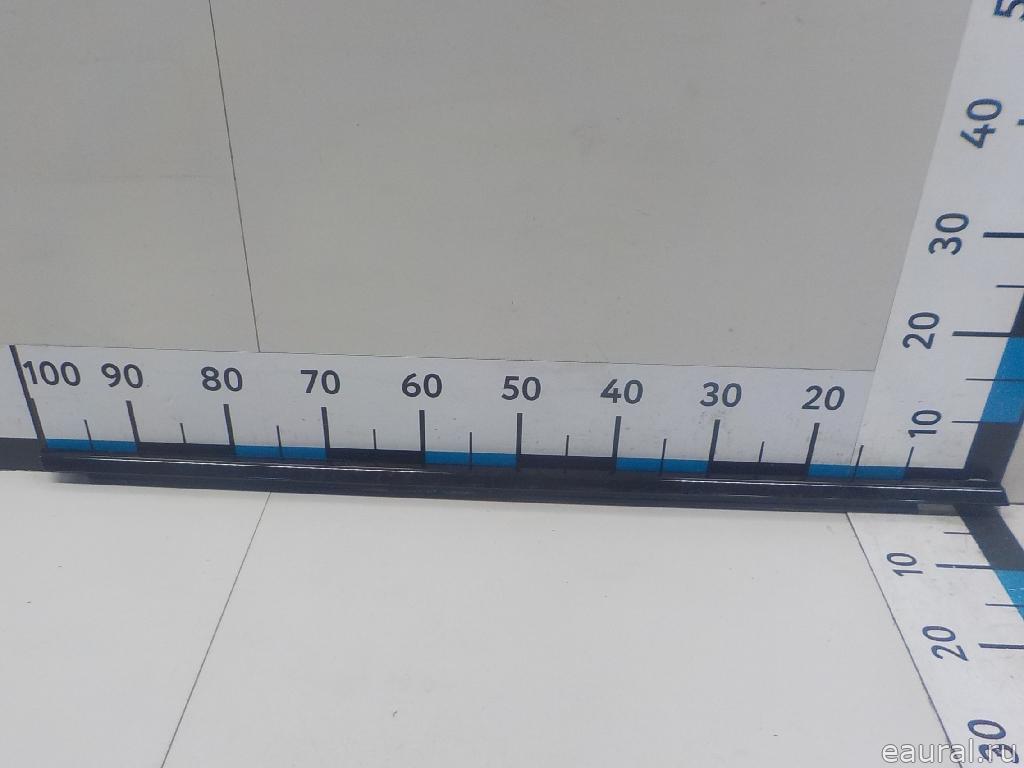 Накладка стекла заднего правого