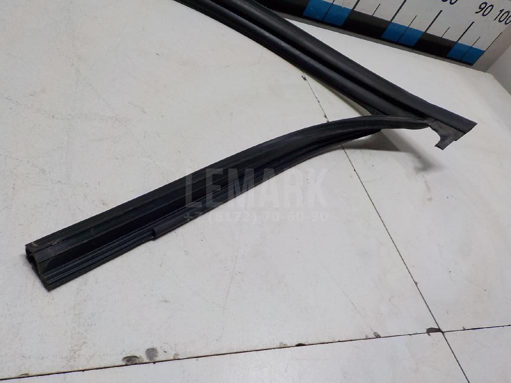 Уплотнитель стекла двери для  BMW X5 F15/F85 2013-2018