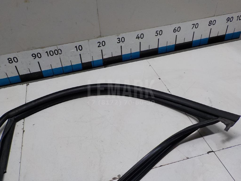 Уплотнитель стекла двери для  BMW X5 F15/F85 2013-2018