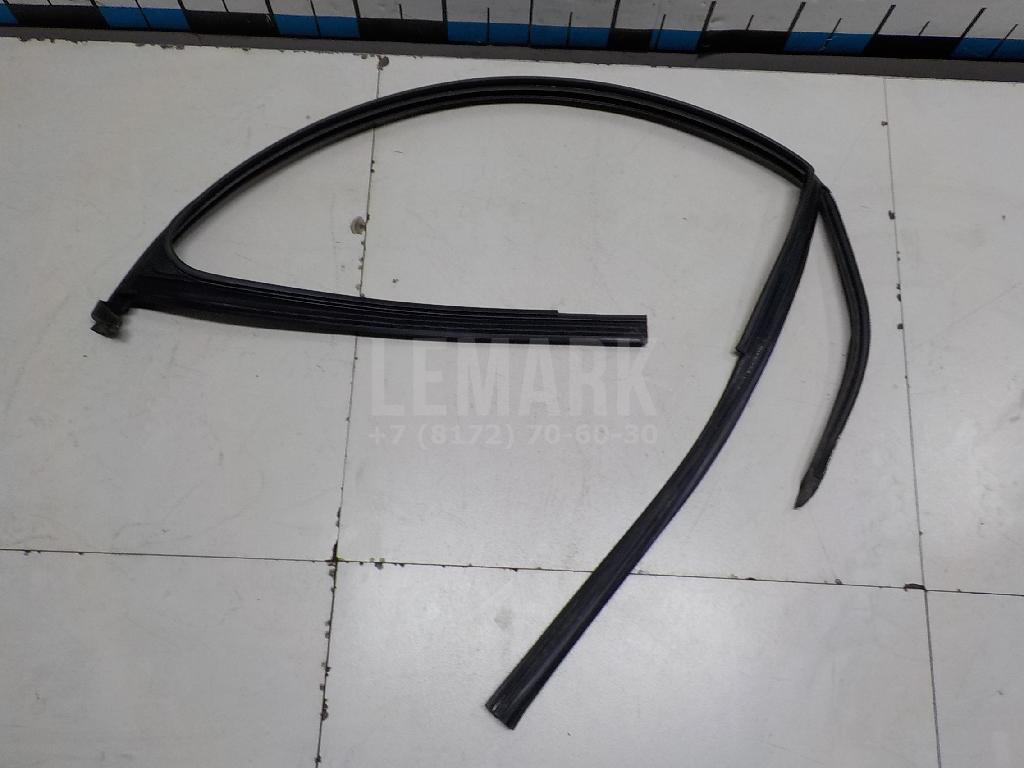 Уплотнитель стекла двери для  BMW X5 F15/F85 2013-2018