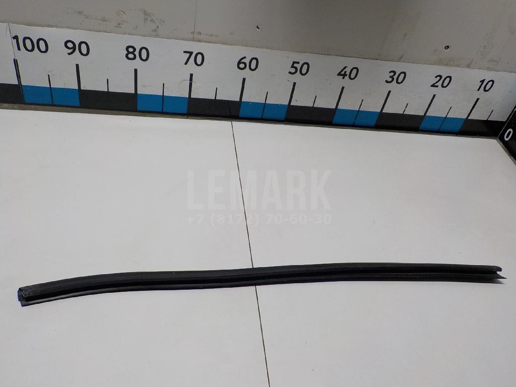 Накладка стекла переднего левого для  BMW 1-serie E82/E88 2007-2013