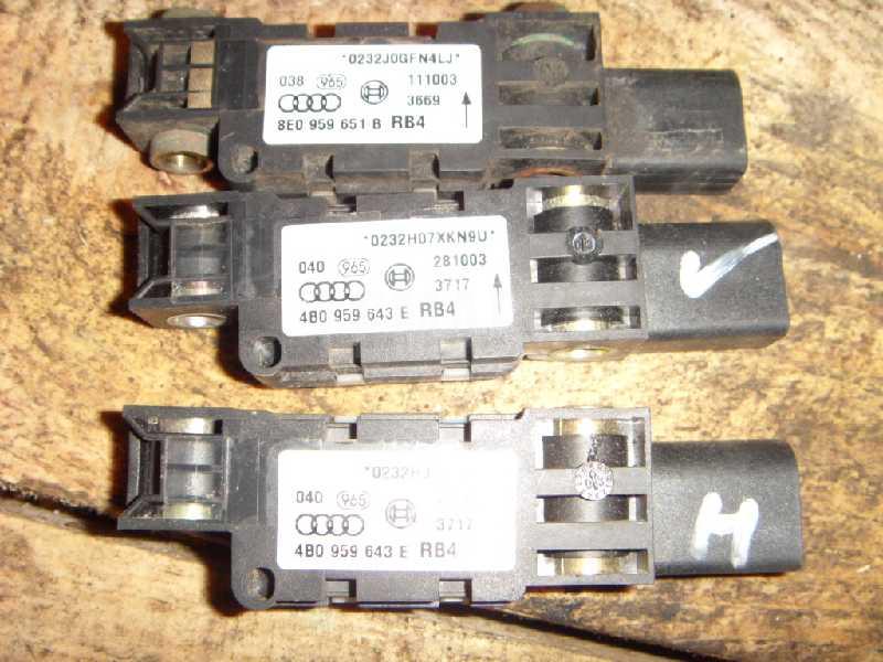 Датчик AIR BAG 4B0959643E VAG