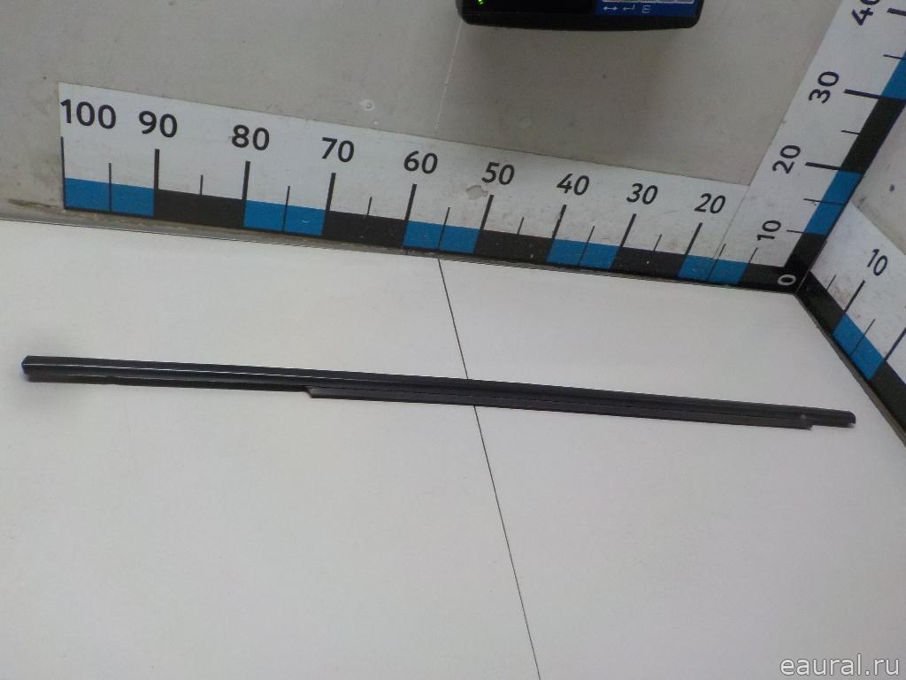 Накладка стекла заднего левого
