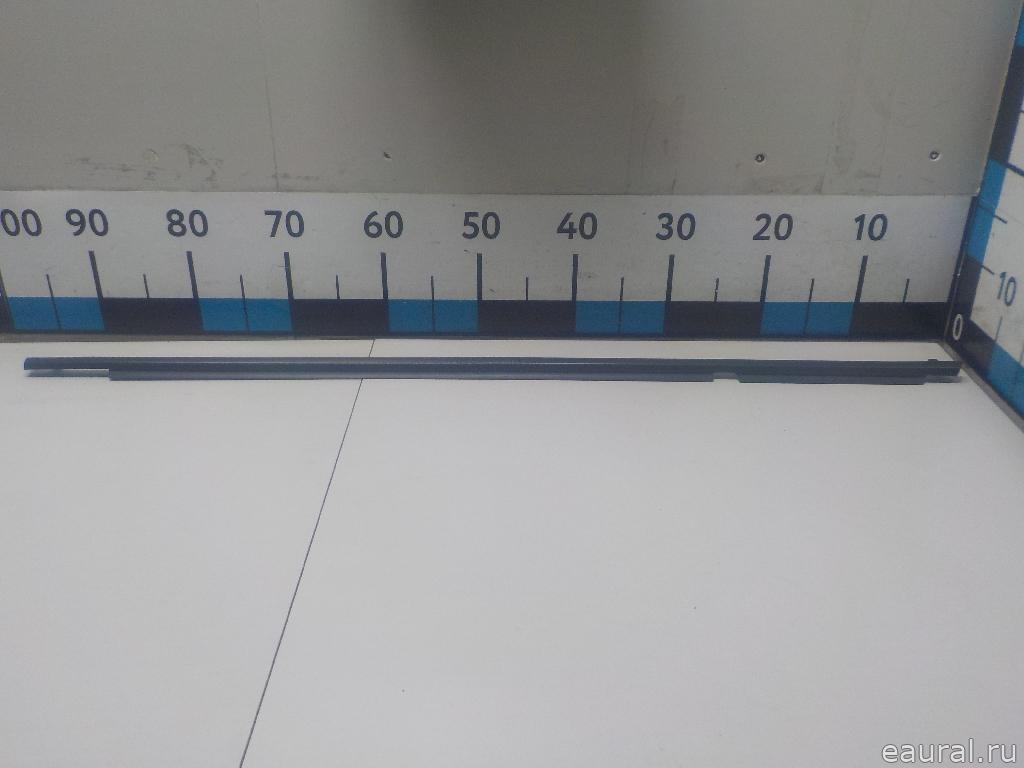 Накладка стекла заднего правого