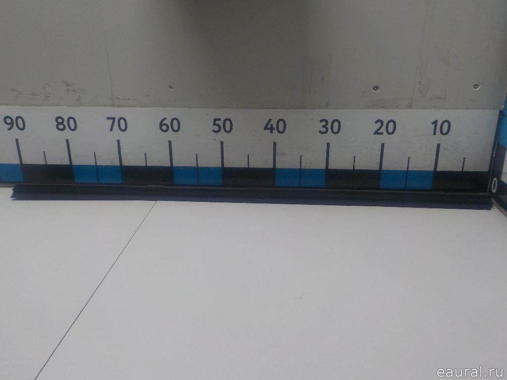 Накладка стекла переднего левого