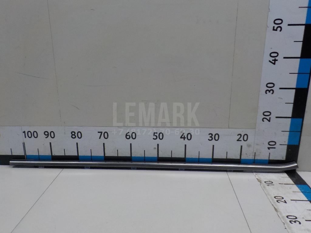 Накладка стекла переднего правого 82220D9010 Hyundai-Kia