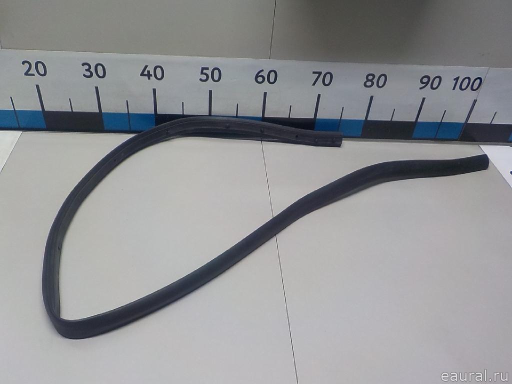 Уплотнитель капота