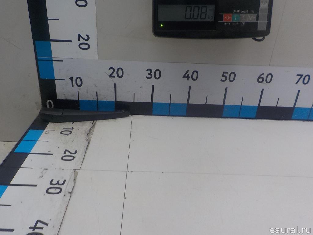 Поводок стеклоочистителя заднего