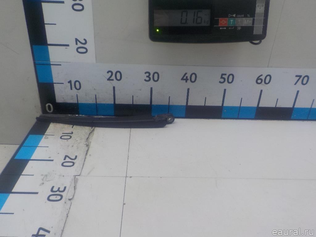 Поводок стеклоочистителя заднего