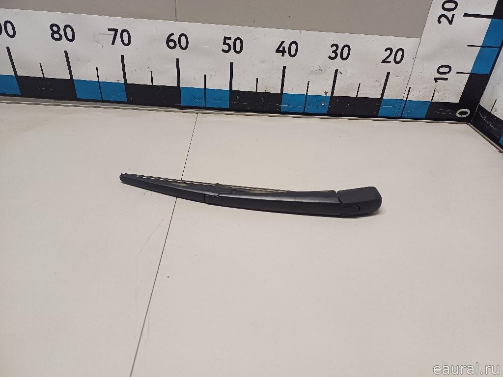 Поводок стеклоочистителя заднего