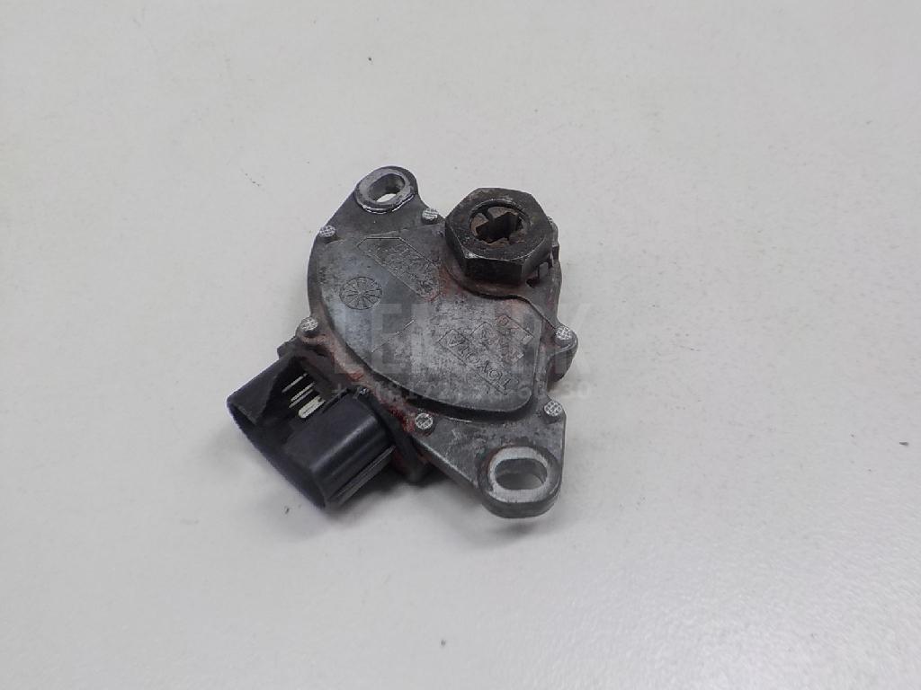Селектор КПП 8454052070 Toyota