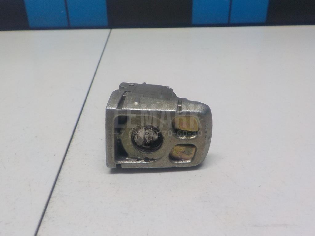 Вставка замка двери лев. H0601EB300 Nissan