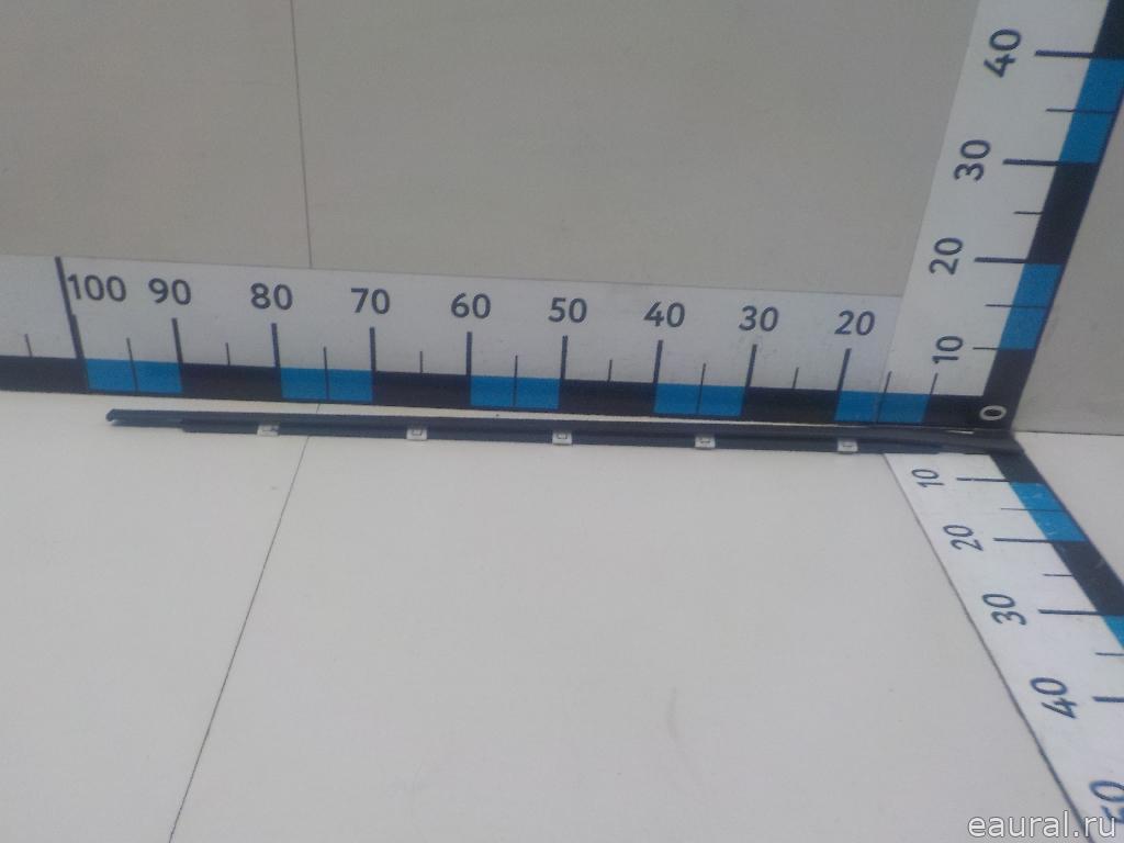 Накладка стекла заднего левого