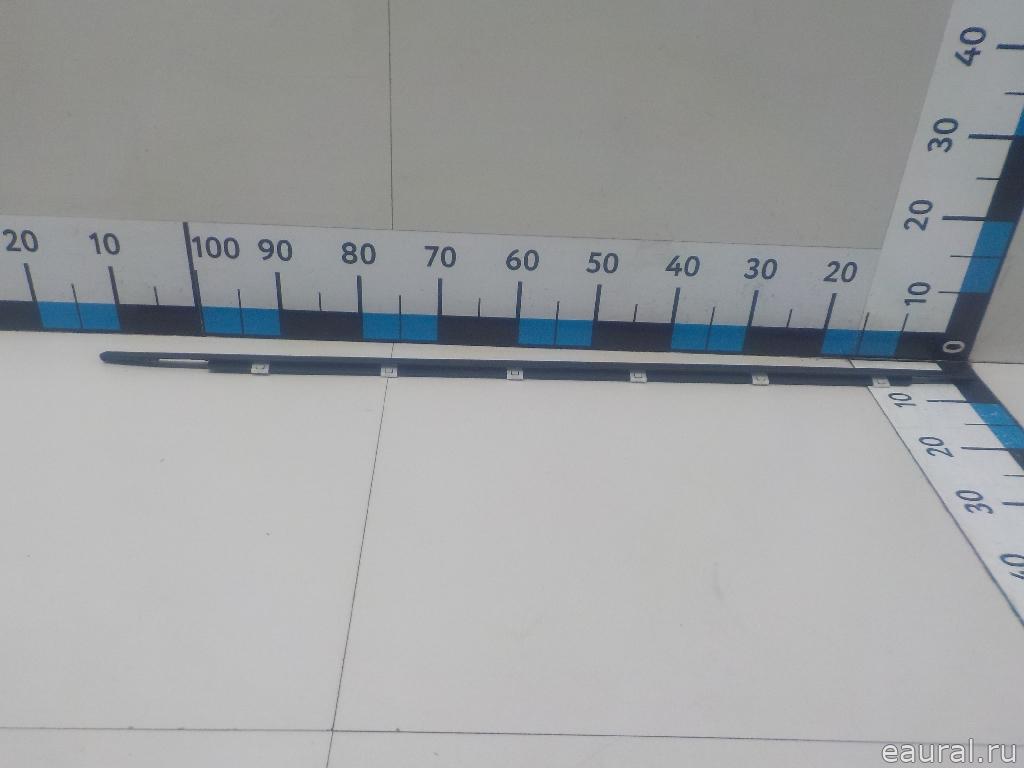 Накладка стекла переднего левого