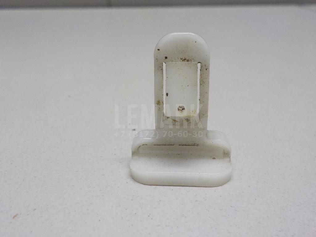 Крепеж (клоп) 7539235220 Toyota