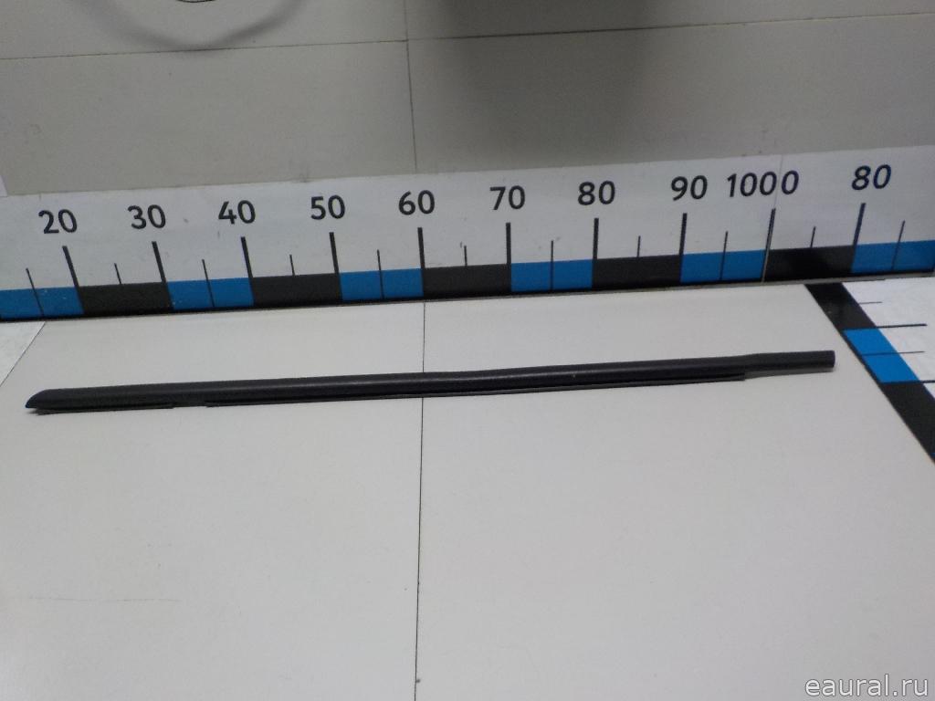 Накладка стекла заднего левого