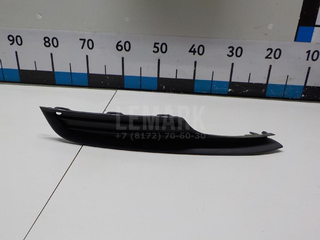 Решетка в бампер правая 5GM8536669B9 VAG