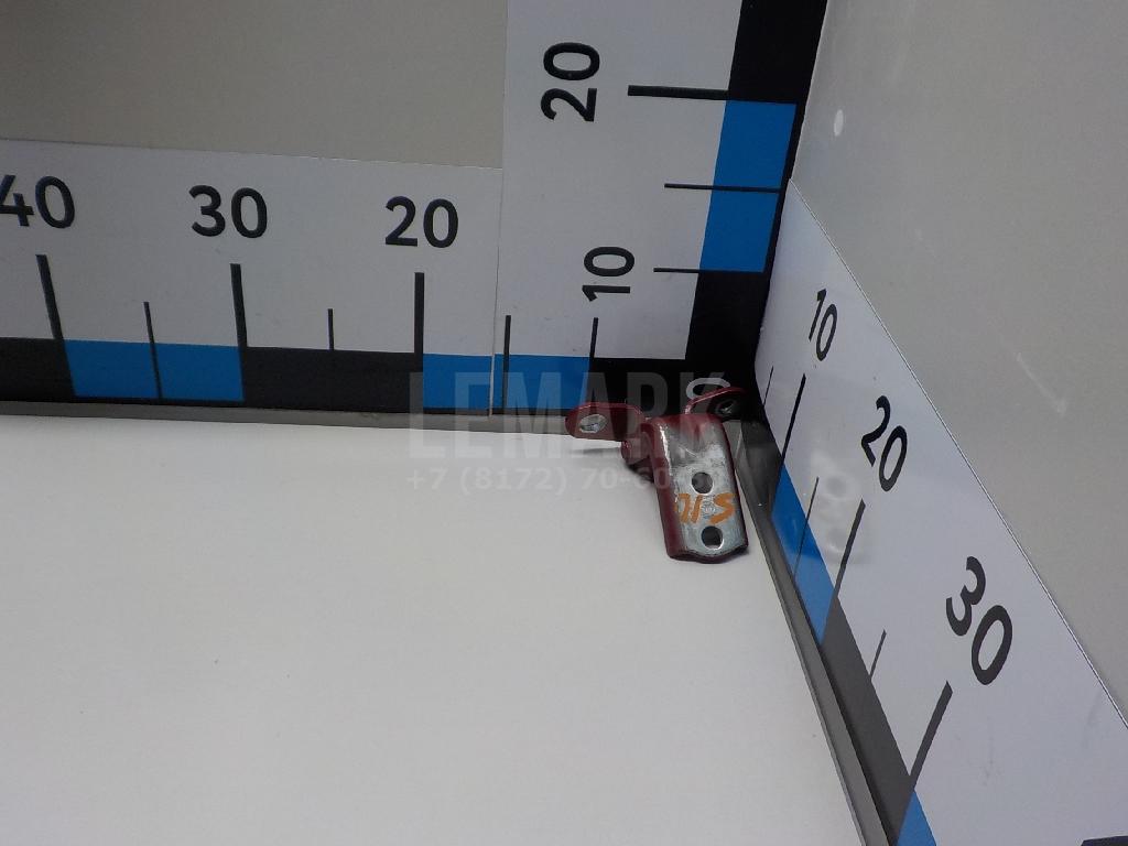 Петля двери задней левой нижняя 793502B020 Hyundai-Kia