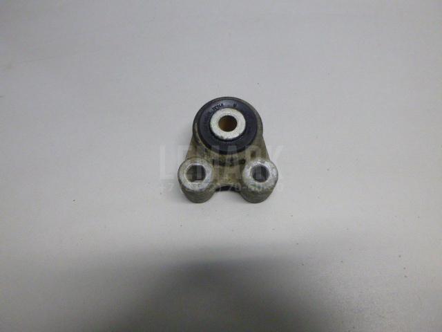 Опора КПП 1370378 Ford