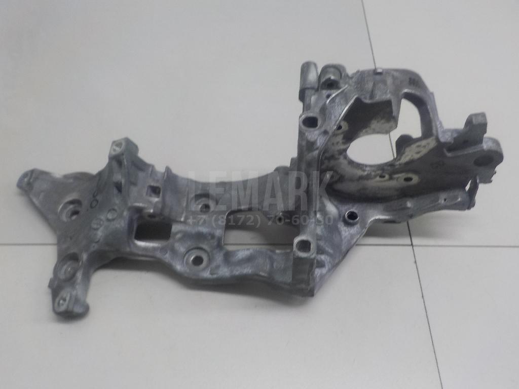 Кронштейн генератора 05L903141 VAG