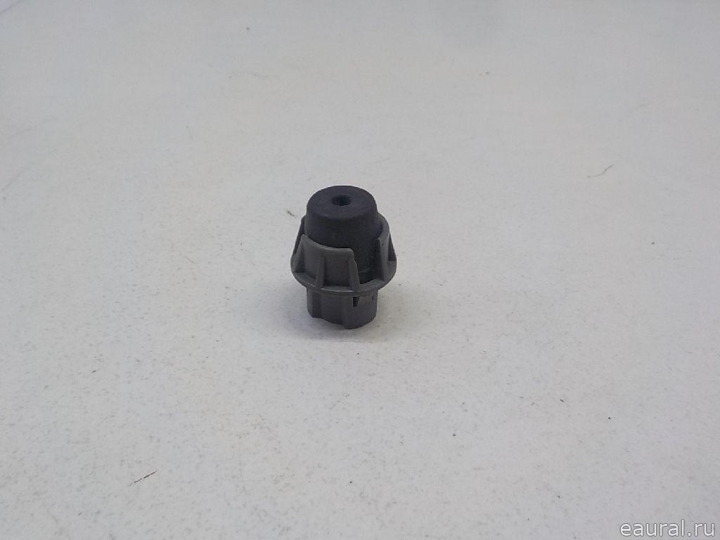 Отбойник капота