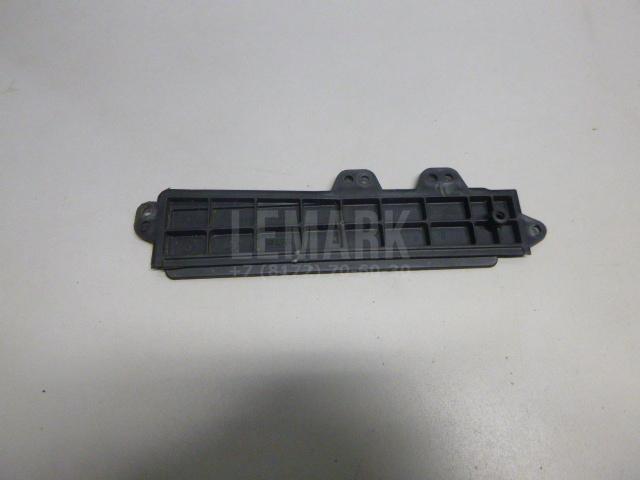 Крышка салонного фильтра 1329688 Ford