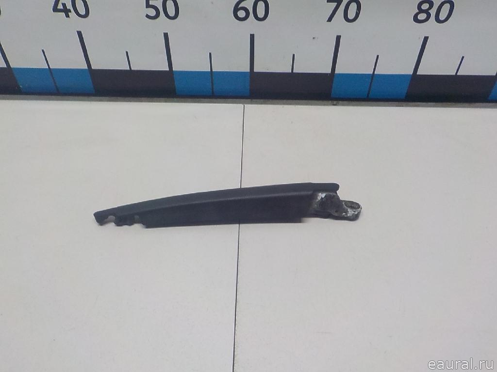 Поводок стеклоочистителя заднего