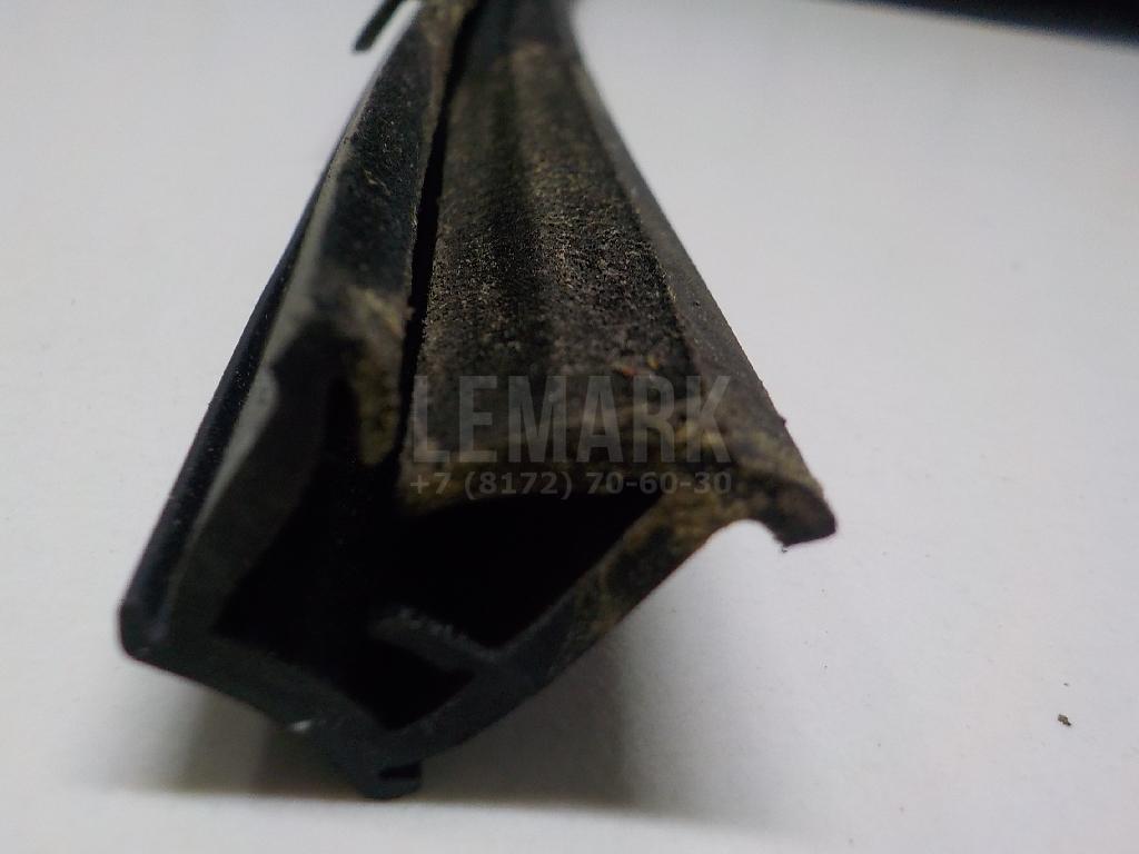 Уплотнитель стекла двери для  Ford Focus I 1998-2005