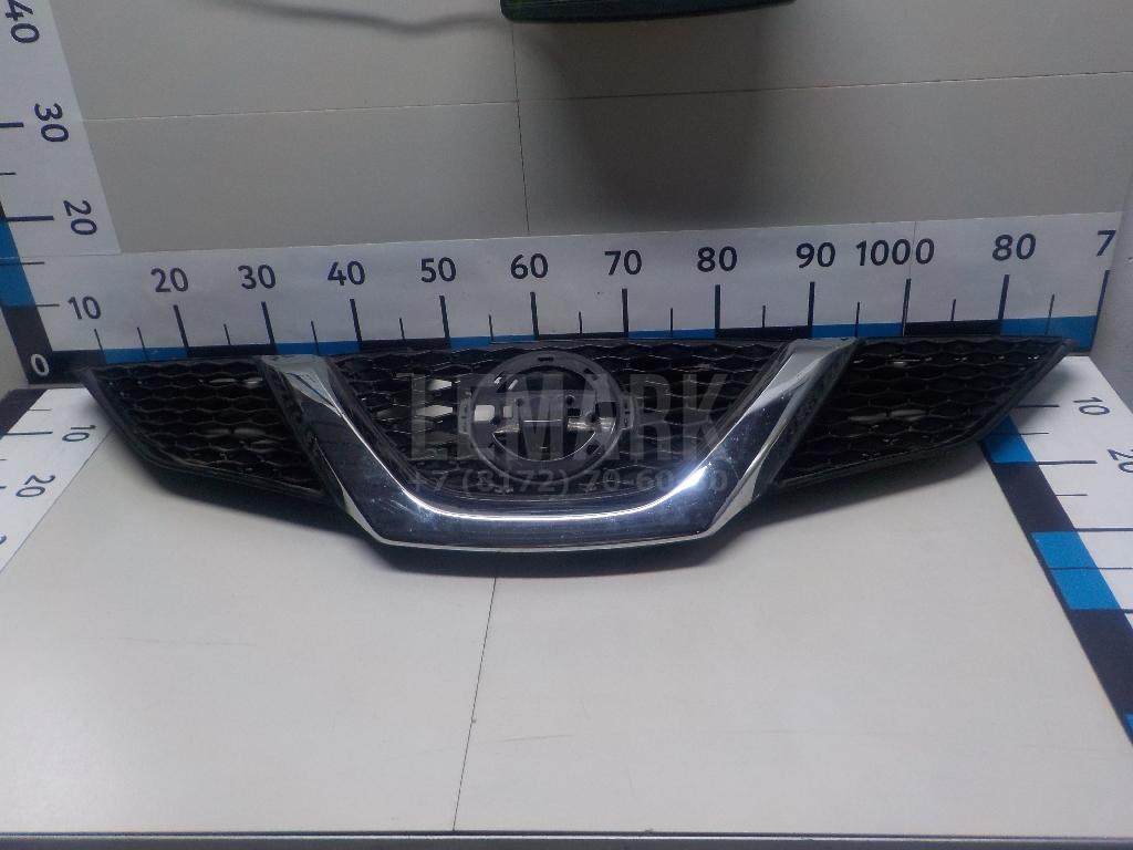 Решетка радиатора 623104EA0D Nissan