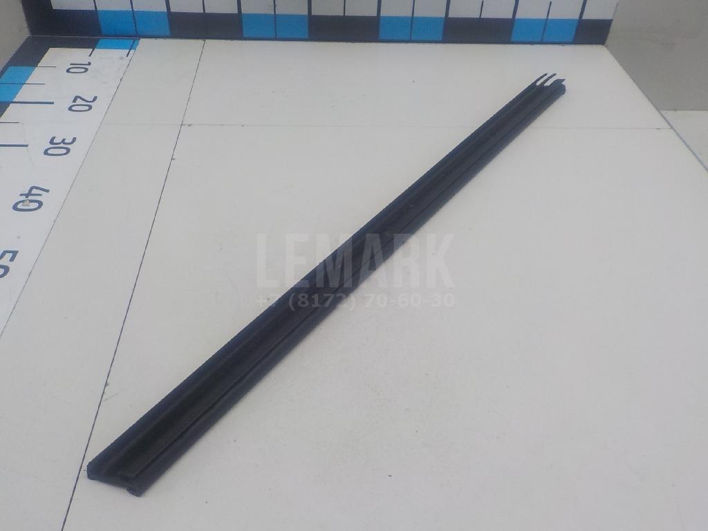 Накладка стекла переднего правого 5J0837480 VAG