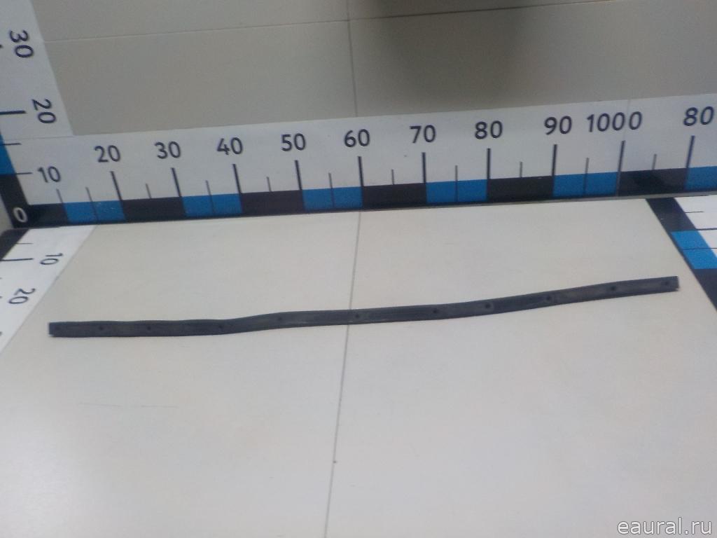 Уплотнитель капота