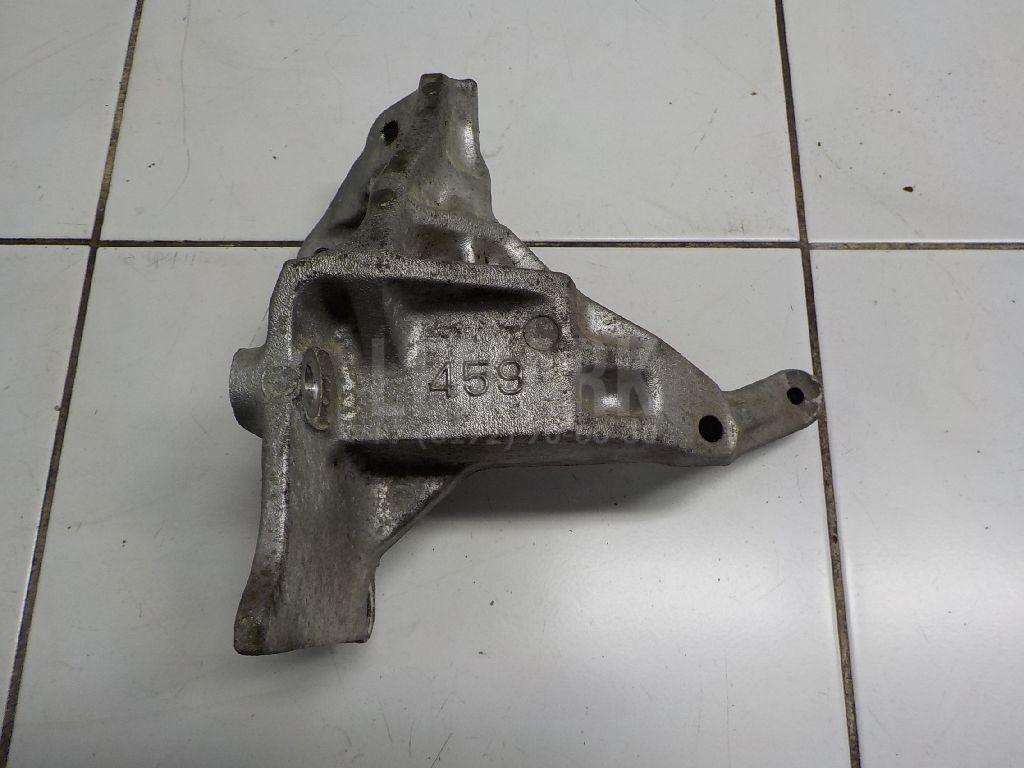Кронштейн вспомогательных механизмов 8710135010 Toyota