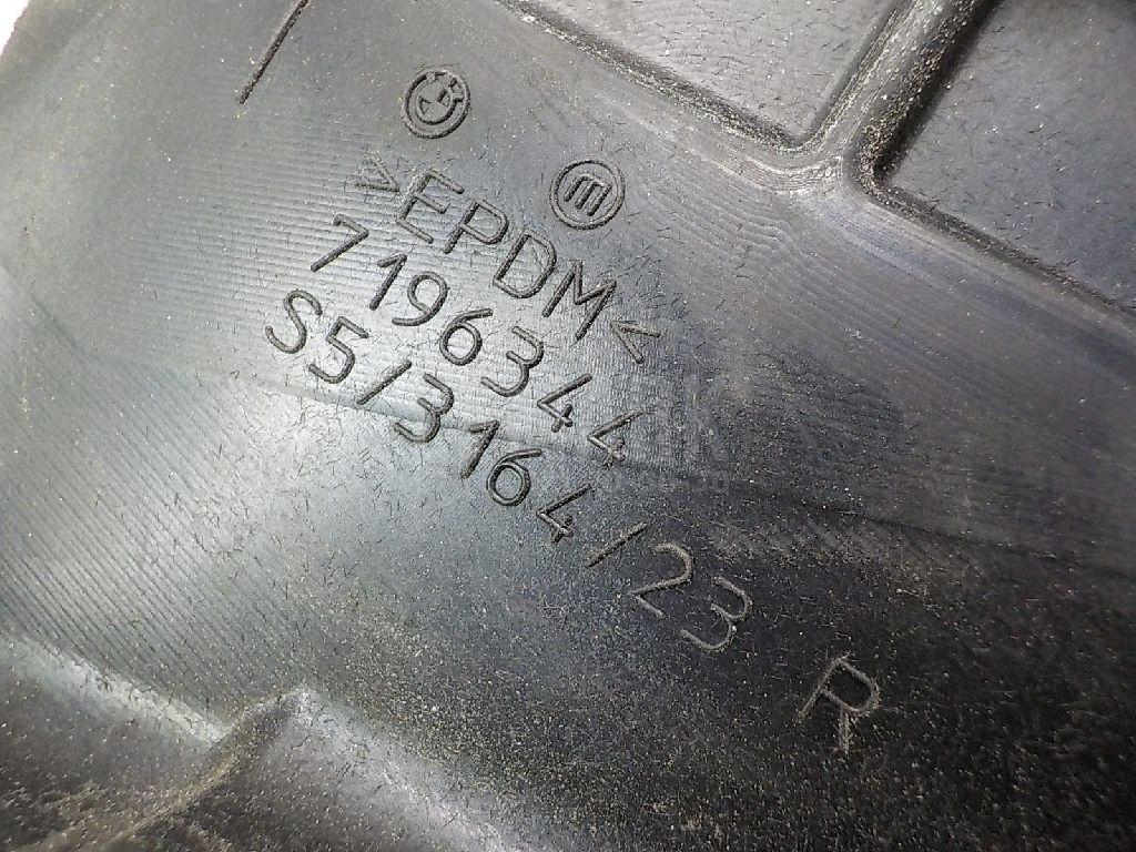 Уплотнитель стекла двери для  Audi A4 [B8] 2007-2015