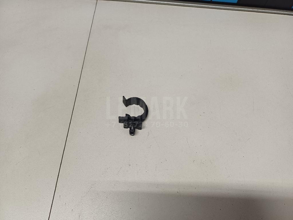 Крепеж 1658121030 Toyota