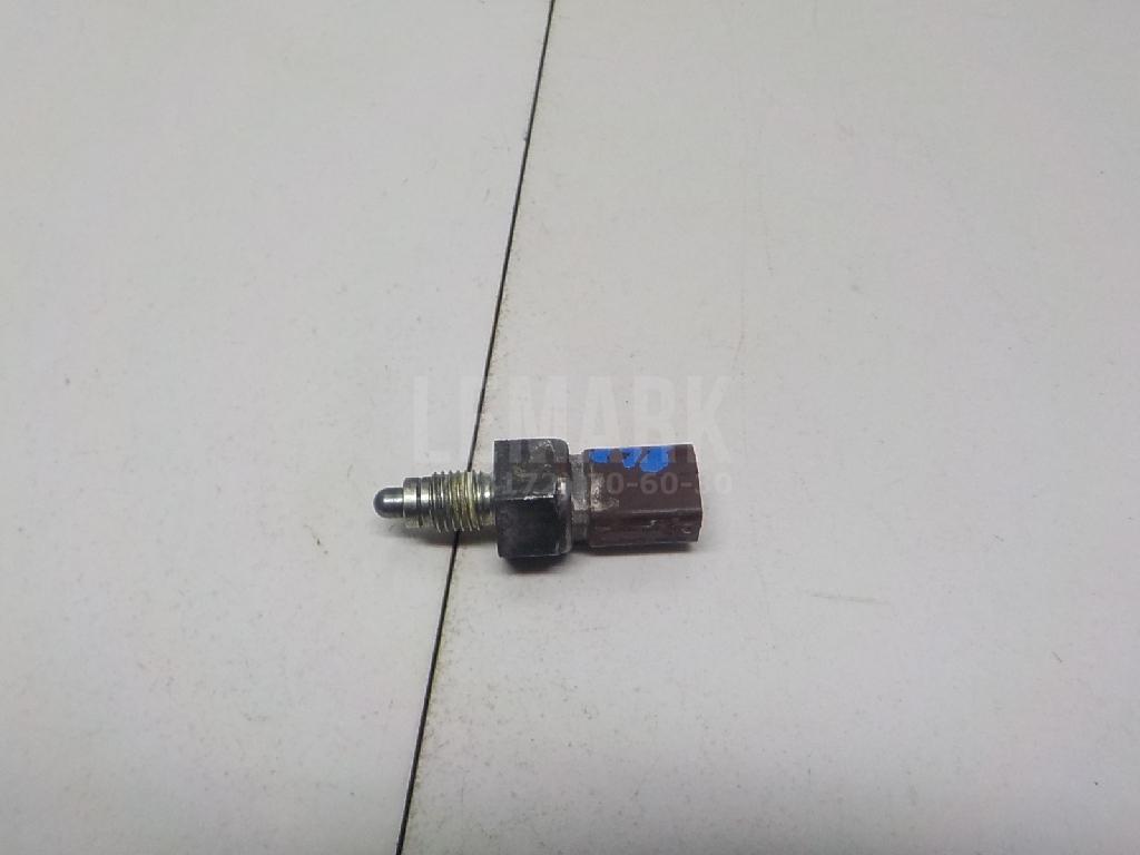 Датчик включения заднего хода 02T945415P VAG
