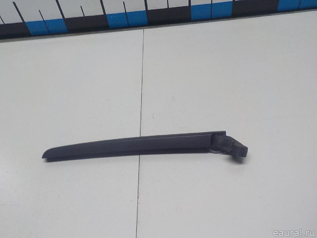 Поводок стеклоочистителя заднего
