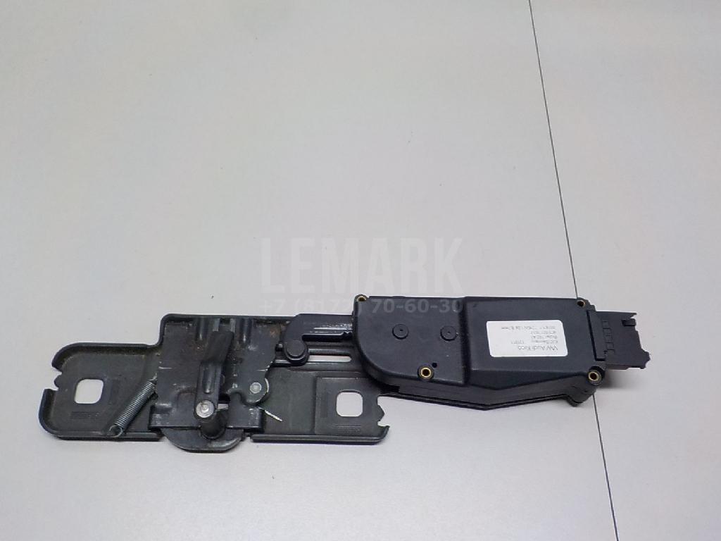 Ответная часть замка багажника 4F9827383E VAG