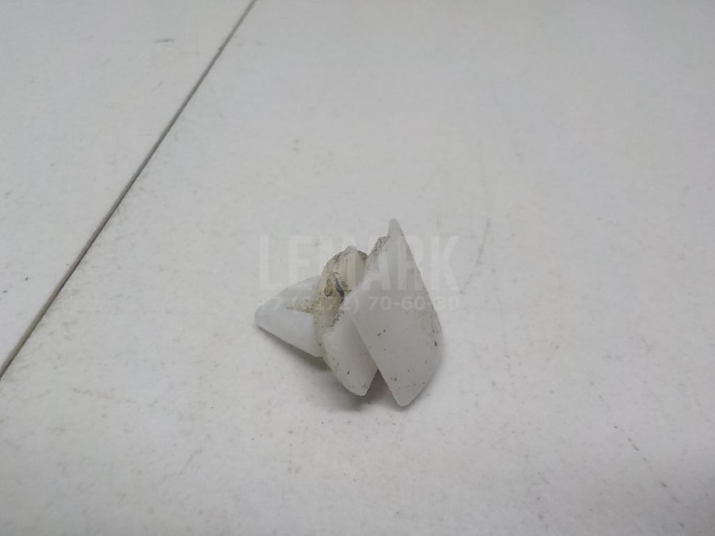 Крепеж (клоп) 3C0853585 VAG