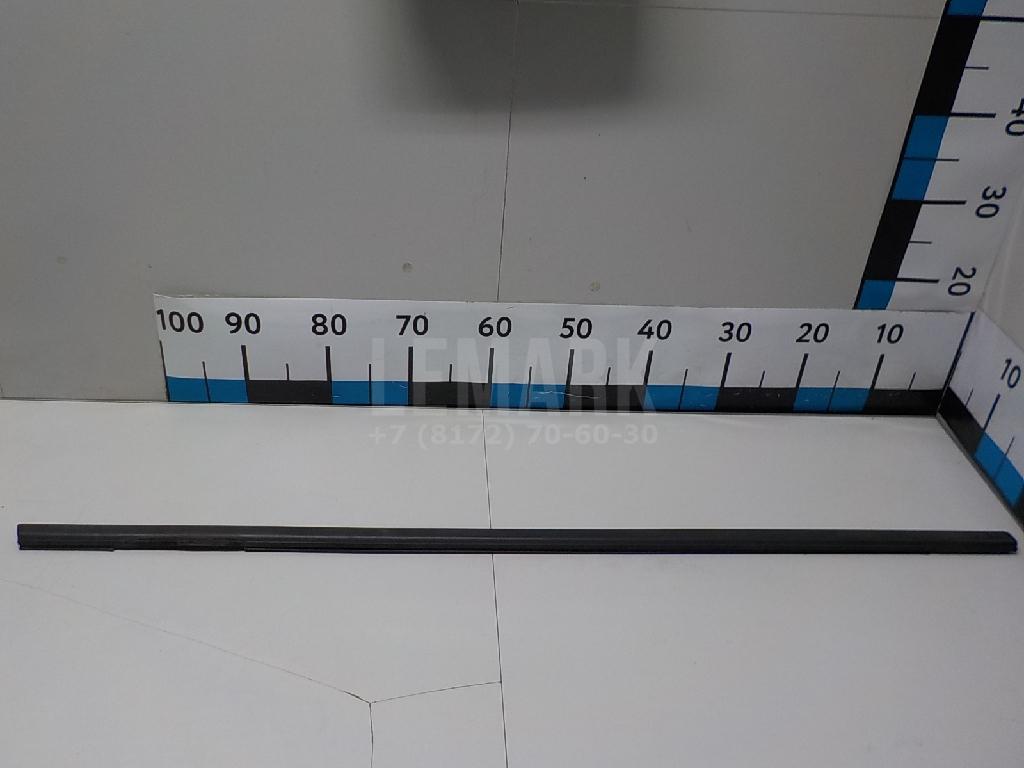Накладка стекла переднего правого 13259953 GM