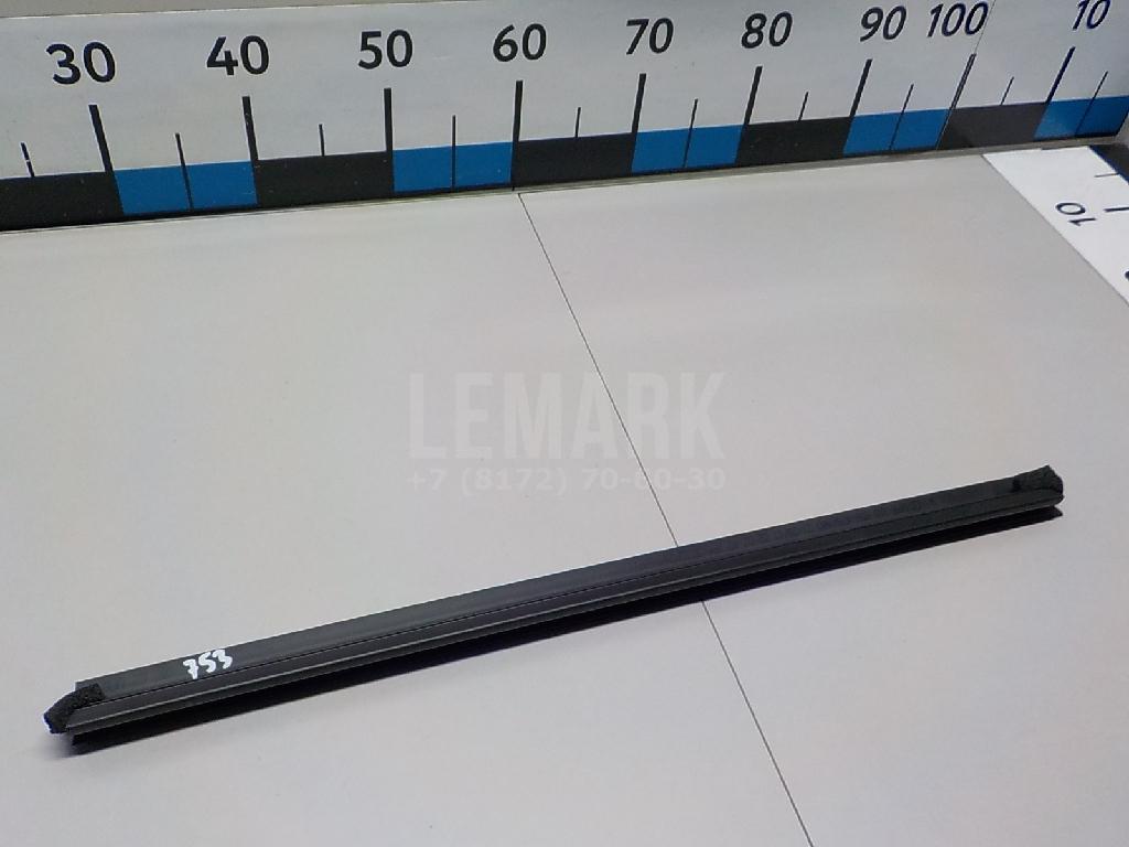 Уплотнитель стекла двери 3T5839480 VAG