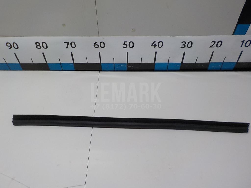 Уплотнитель двери 154013 GM